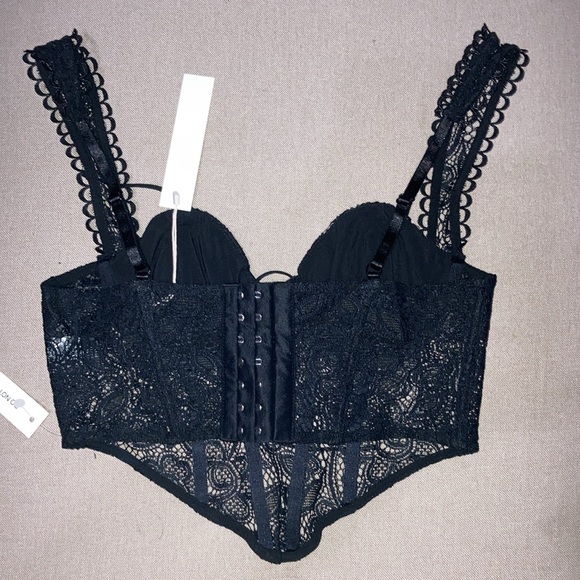 REVOLVE - FOR LOVE & LEMONS SAMMI CROP TOP - Picture 3 of 9